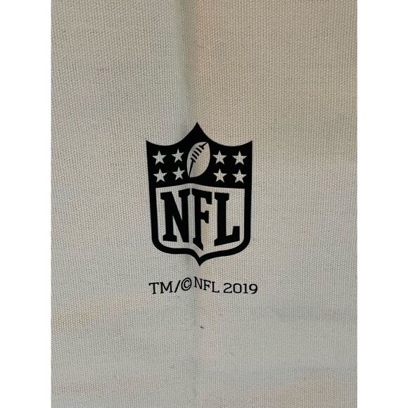 Pottery Barn Teen Las Vegas Raiders Tapestry - Picture 6 of 6